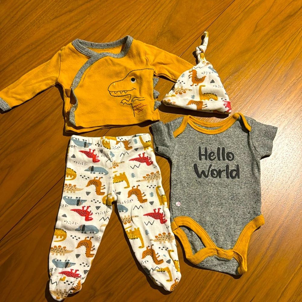 Dinosaur 0-3 month matching outfit set